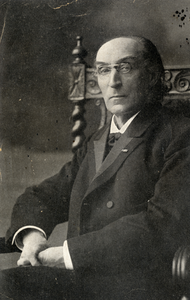 601750 Portret van prof.dr. Josué Jean Philippe Valeton Jr., geboren Groningen 14 oktober 1848, hoogleraar in de ...